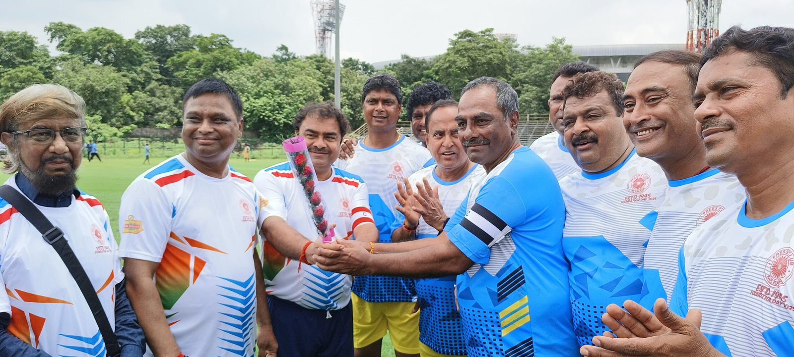 কলকাতা প্রেসক্লাবের প্রতিষ্ঠা দিবস পালনে সম্প্রীতির ফুটবল ম্যাচ কলকাতা প্রেসক্লাবের প্রতিষ্ঠা দিবস পালনে সম্প্রীতির ফুটবল ম্যাচ