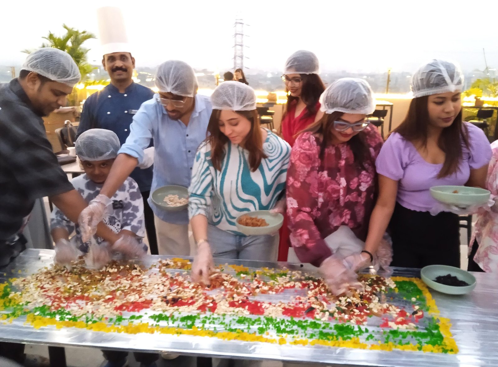 শীত কে স্বাগত জানাতে অনুষ্ঠিত হল অফ বিট সিসিইউ রুফ টপ ক্যাফেতে সিজিনাল মেনু লঞ্চ ও কেক মিক্সিং সেরিমনি